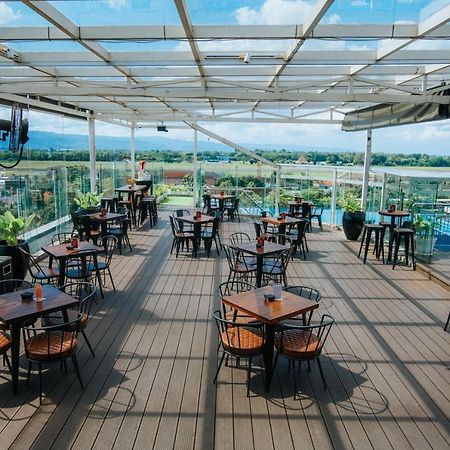 Platinum Adisucipto Hotel & Conference Center Yogyakarta Exterior photo