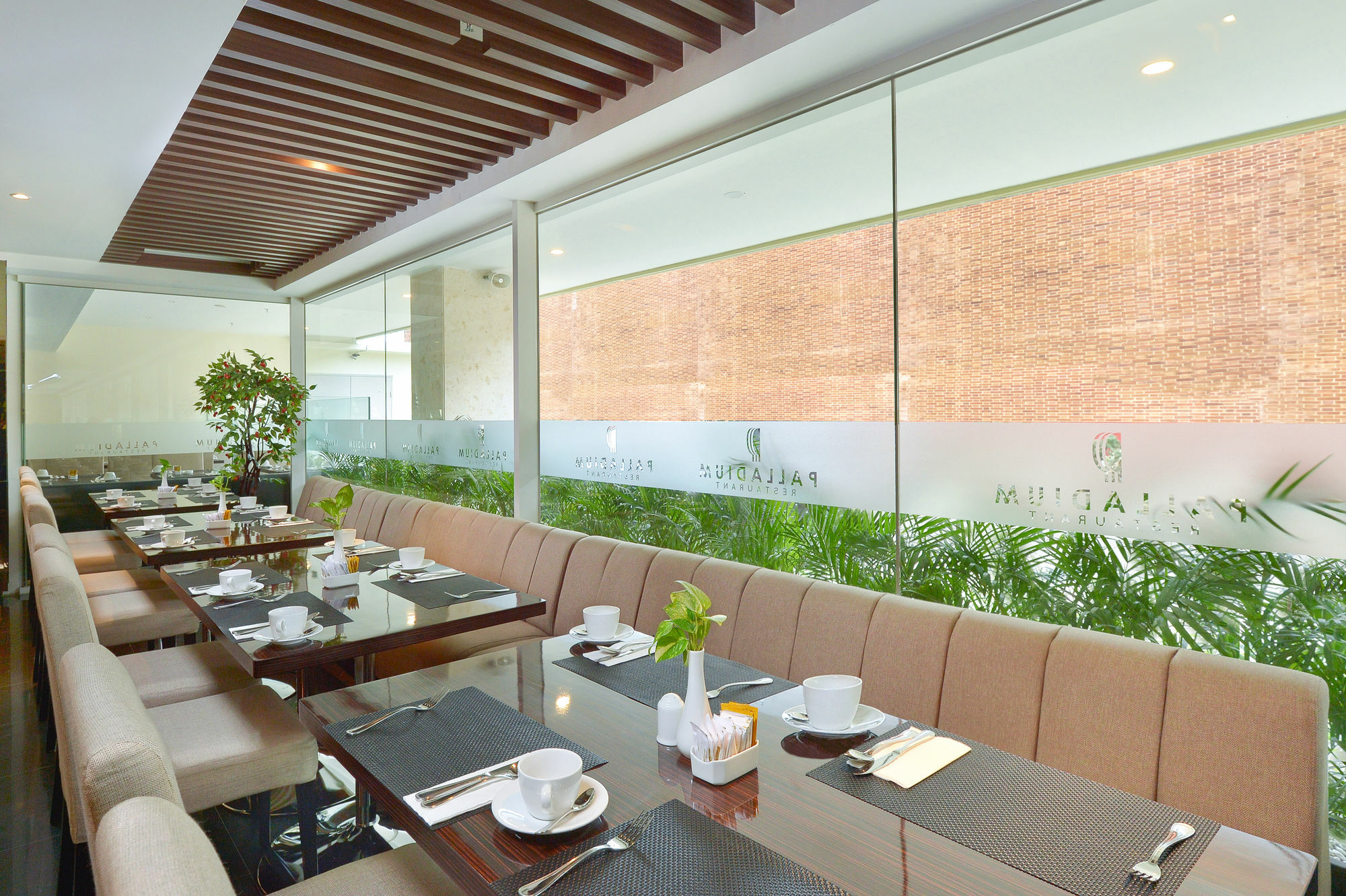 Platinum Adisucipto Hotel & Conference Center Yogyakarta Exterior photo