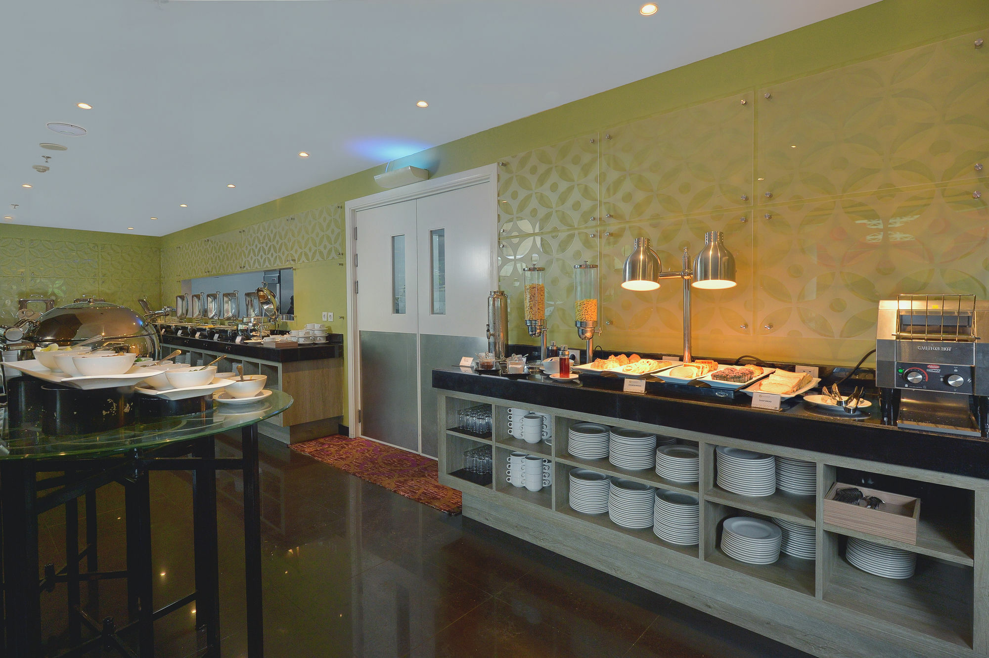 Platinum Adisucipto Hotel & Conference Center Yogyakarta Exterior photo